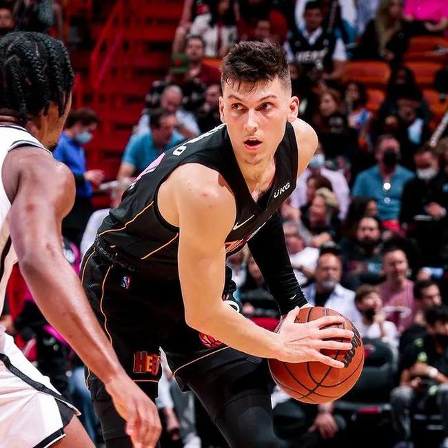 kaiyun关于从菲尼克斯太阳今晨防线松动到武汉三镇赛前更衣室发声，风云突变上海申花转会期状态回暖的信息